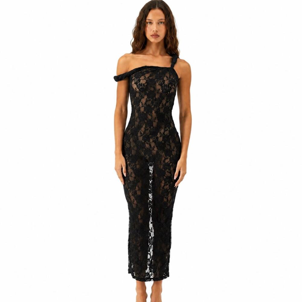 YG COLLECTION: Scarlet Lace Maxi Dress / Black